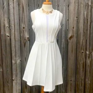 🔥GUESS sleeveless pleated mesh detail in IVORY🔥